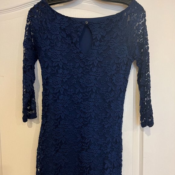 Smart Set Navy blue lace, long-sleeve, form-fitting cocktail dress - Picture 2 of 3